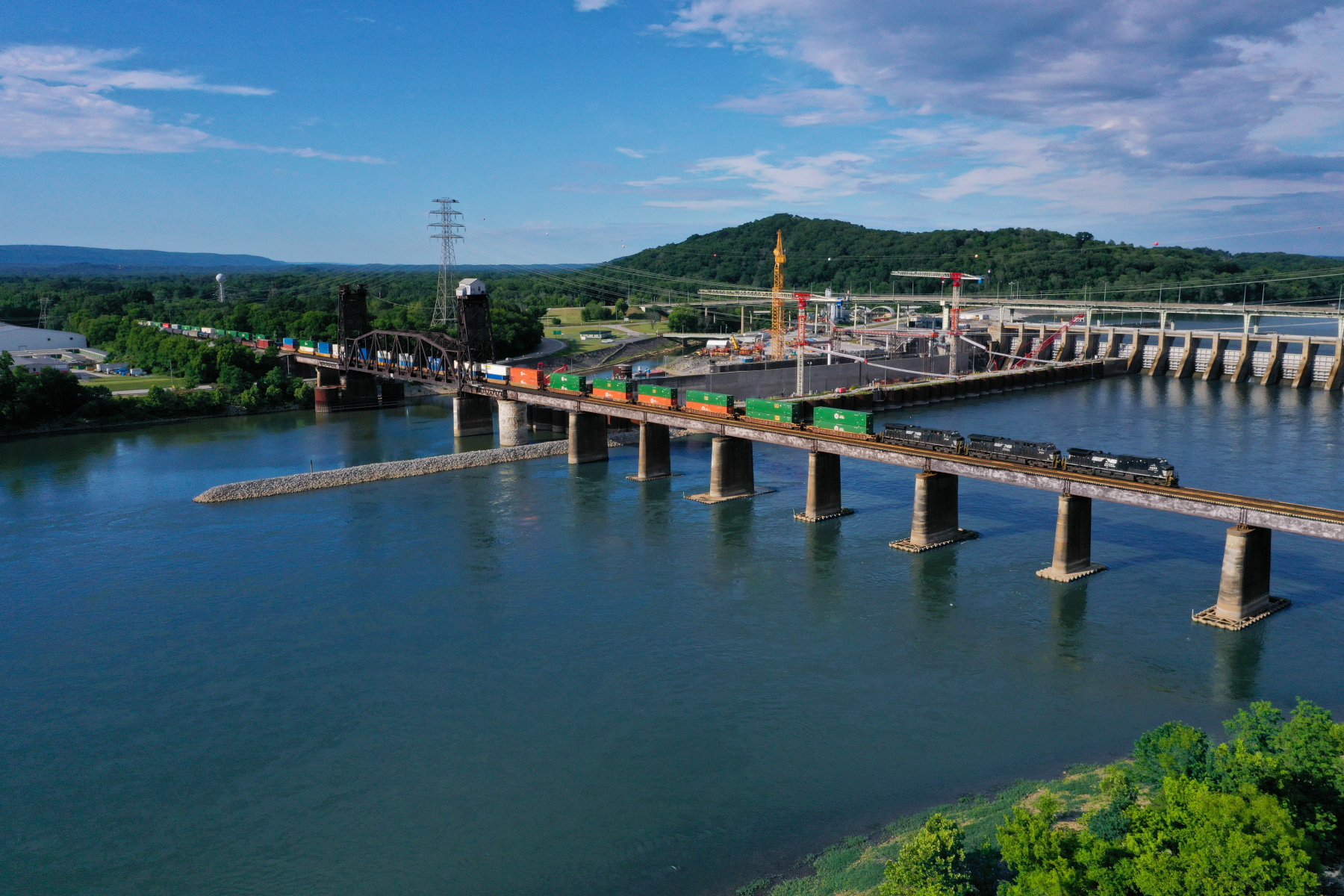 Norfolk Southern Intermodal Train – Tennessee River; Chattanooga, Tennessee